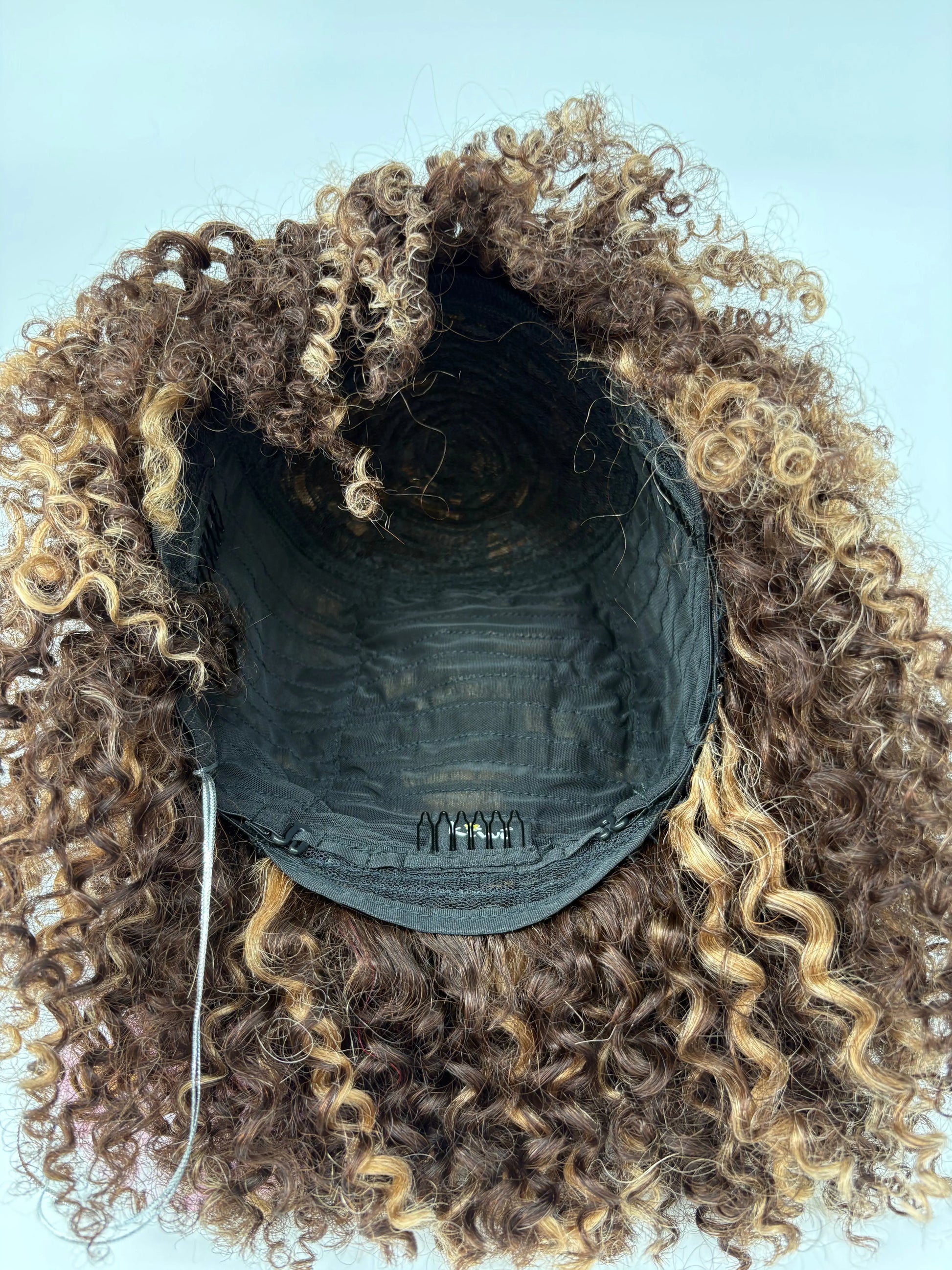 Easy-Go Short Jerry Curly Wig – C4/27 KIWI HAIR BEAUTY
