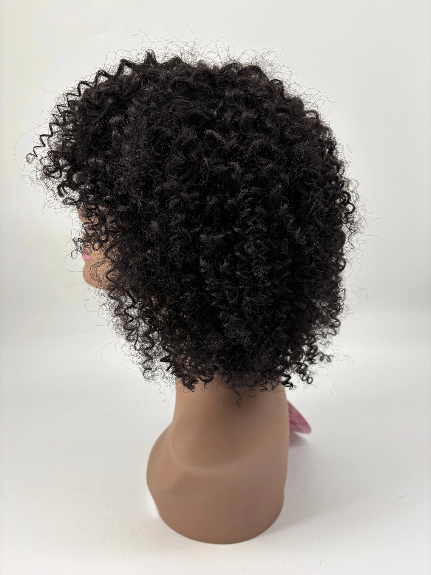 Easy-Go Short Jerry Curly Wig – 1B Natural Black KIWI HAIR BEAUTY